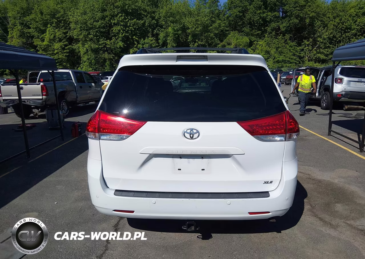 2013 Toyota Sienna Xle V6 8 Passenger VIN:5TDYK3DC2DS303965 - 16