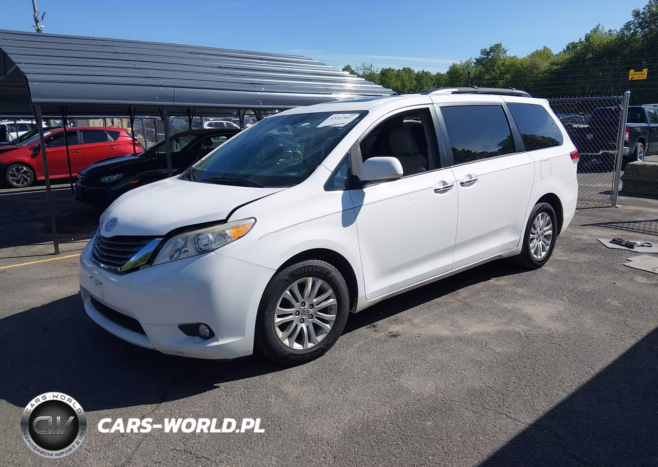 2013 Toyota Sienna Xle V6 8 Passenger VIN:5TDYK3DC2DS303965 - 2