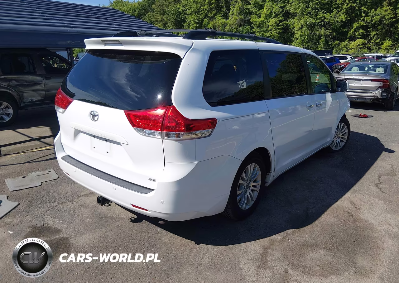 2013 Toyota Sienna Xle V6 8 Passenger VIN:5TDYK3DC2DS303965 - 4