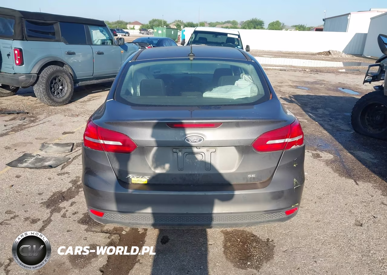 2018 Ford Focus Se VIN:1FADP3F25JL306897 - 16