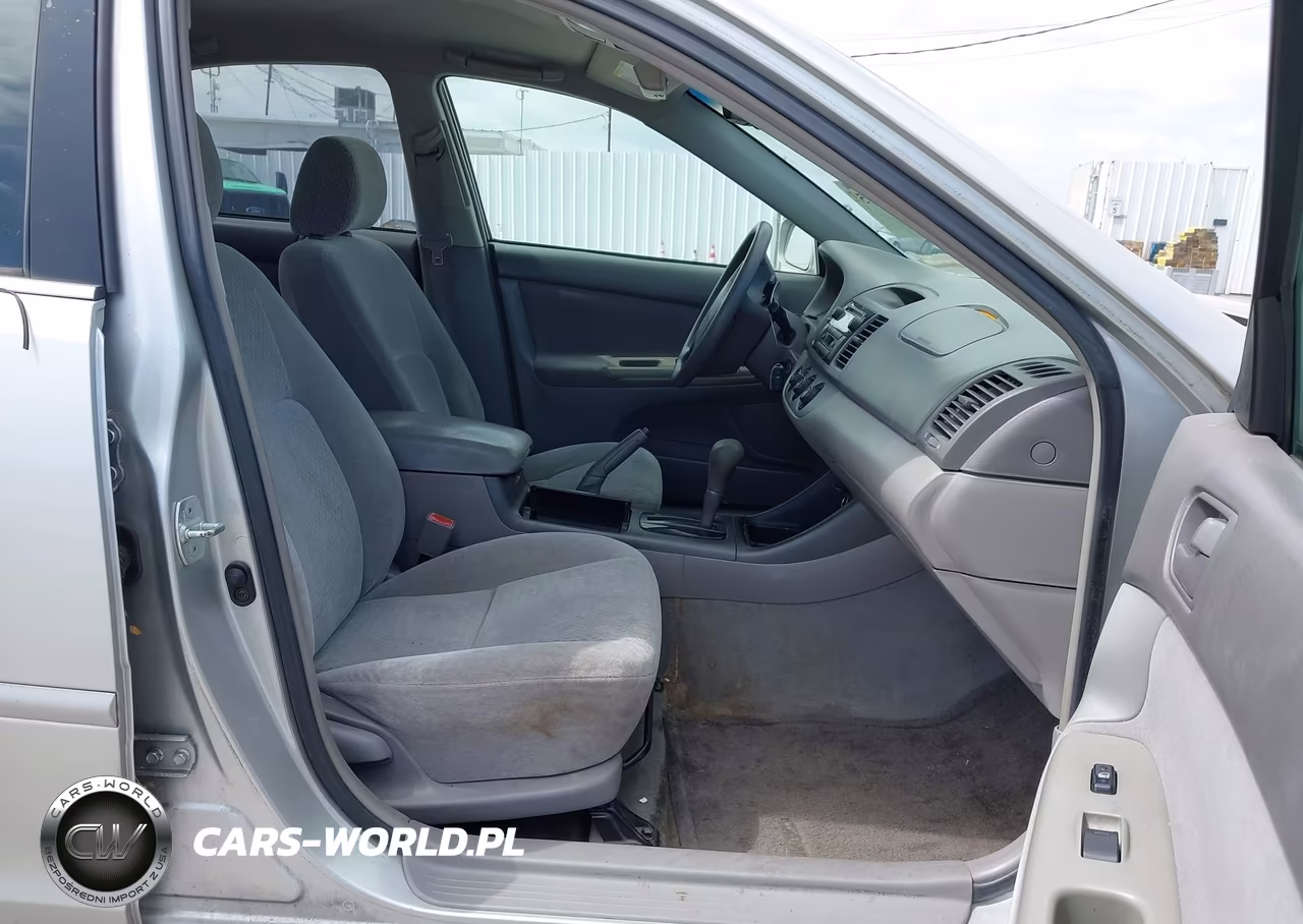 2003 Toyota Camry Le VIN:4T1BE32K43U752254 - 5