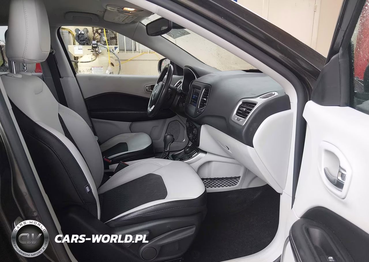 2019 Jeep Compass Latitude 4X4 VIN:3C4NJDBB4KT807183 - 5