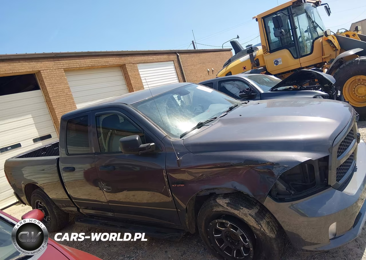 2018 Ram 1500 Express 4X2 6'4 Box VIN:1C6RR6FT4JS305581 - 13