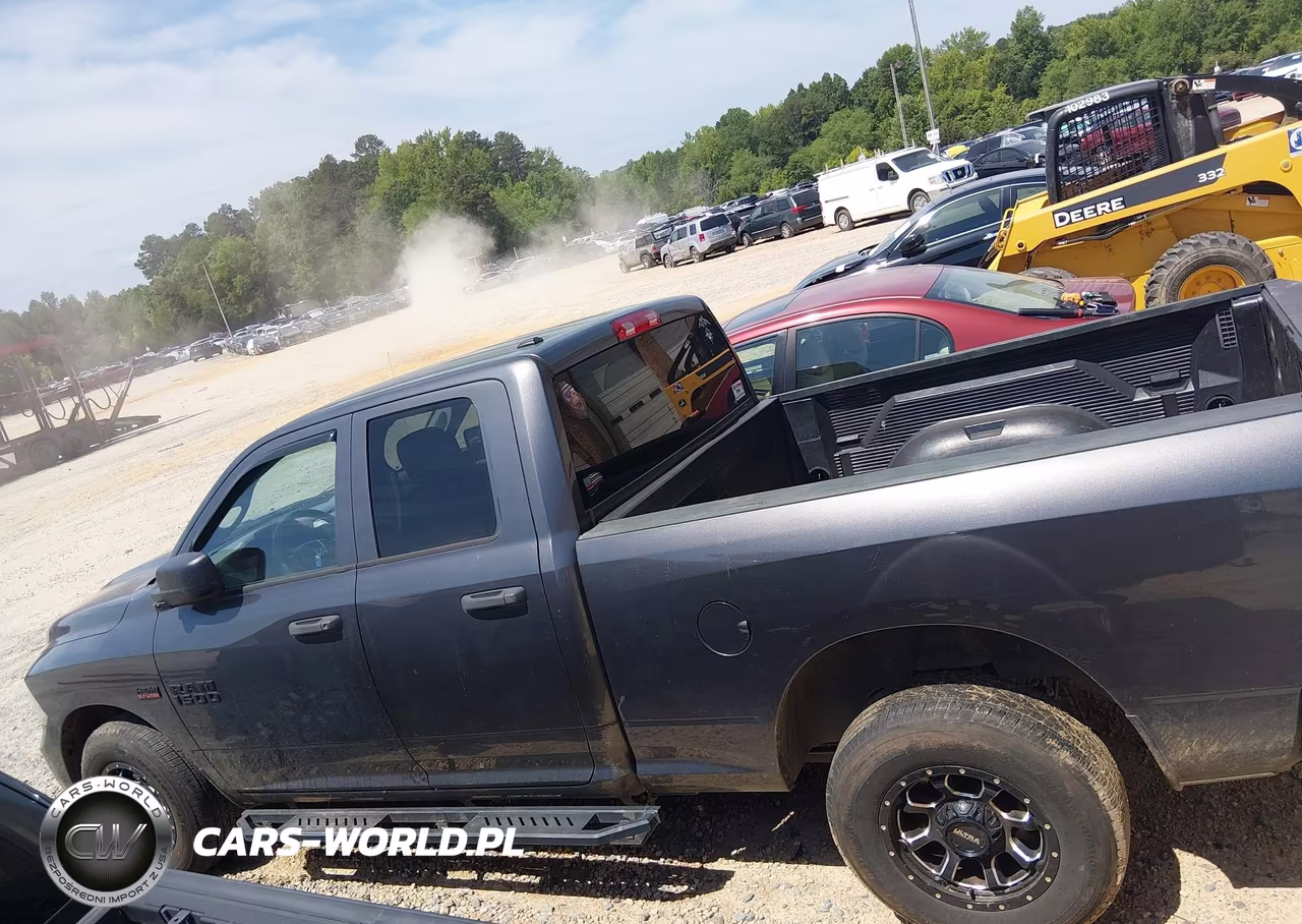2018 Ram 1500 Express 4X2 6'4 Box VIN:1C6RR6FT4JS305581 - 14