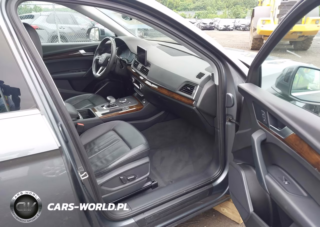 2019 Audi Q5 45 Premium VIN:WA1ANAFY1K2073646 - 5