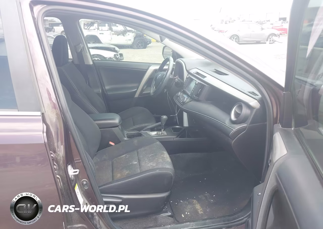 2018 Toyota Rav4 Xle VIN:2T3WFREV8JW417011 - 5