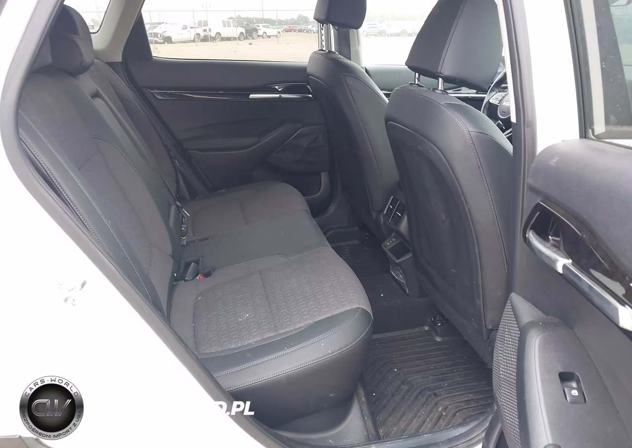2025 Kia Seltos S VIN:KNDEU2AA9S7687146 - 8