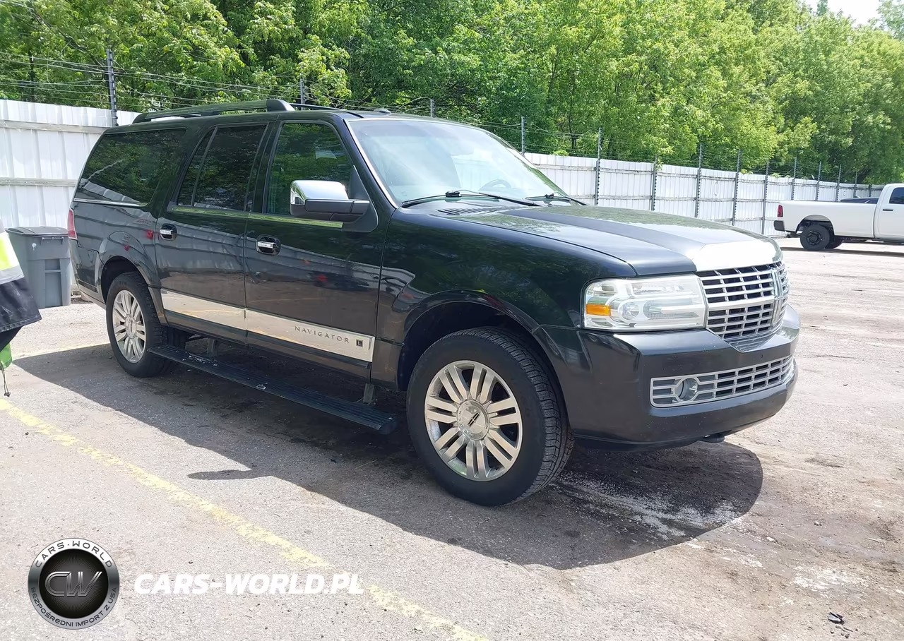 2013 Lincoln Navigator L