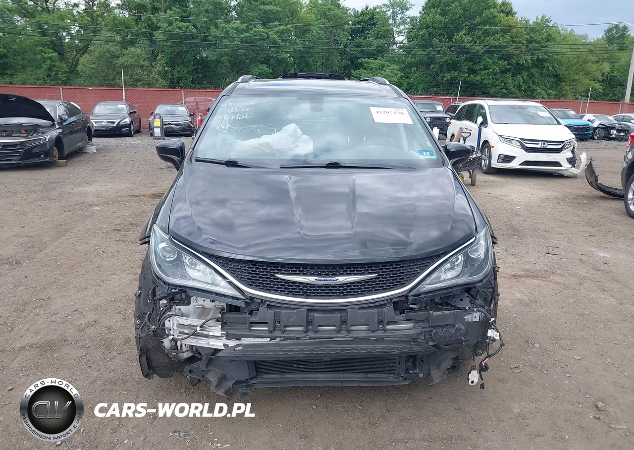 2018 Chrysler Pacifica Touring L VIN:2C4RC1BG3JR353595 - 11