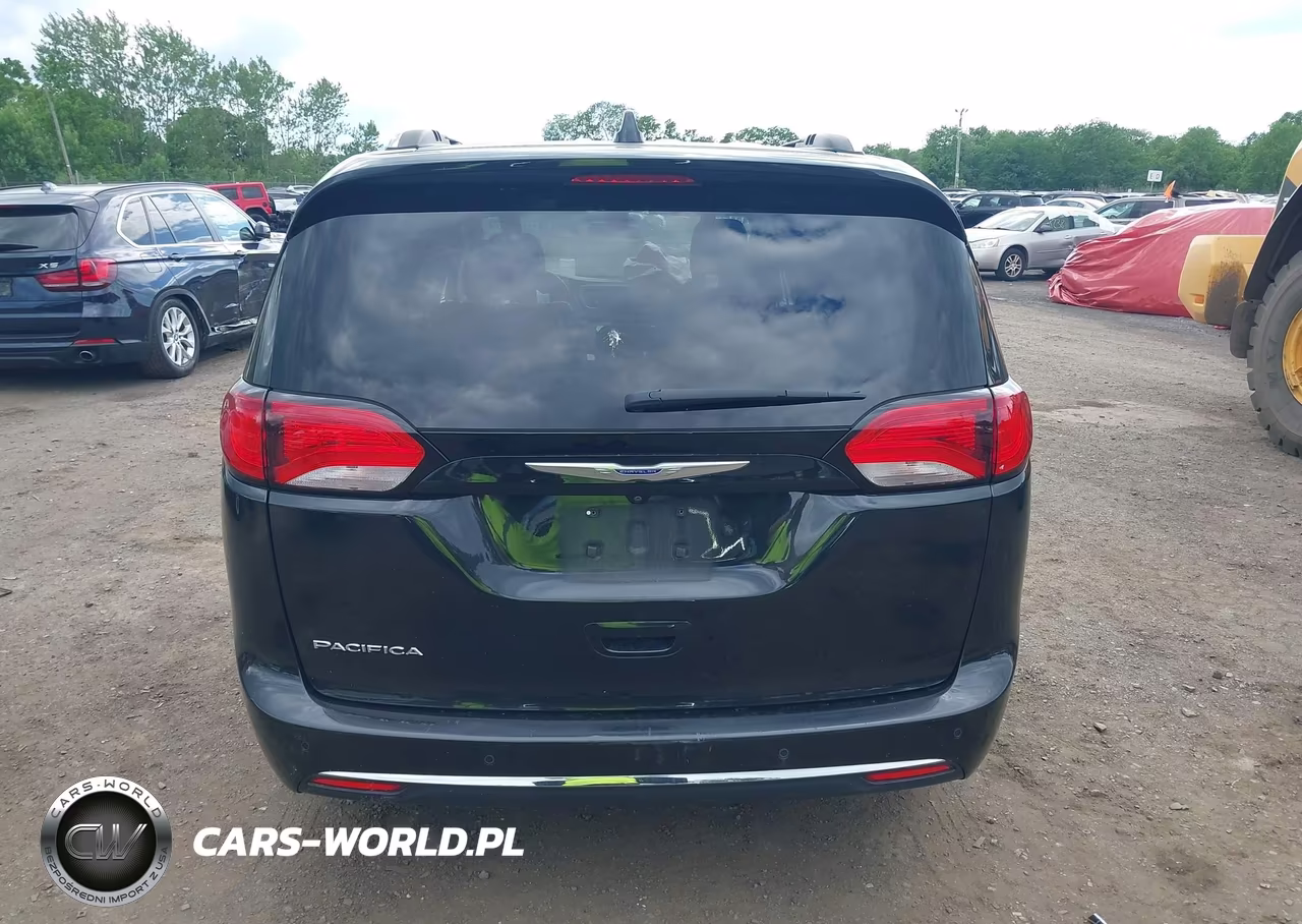 2018 Chrysler Pacifica Touring L VIN:2C4RC1BG3JR353595 - 15