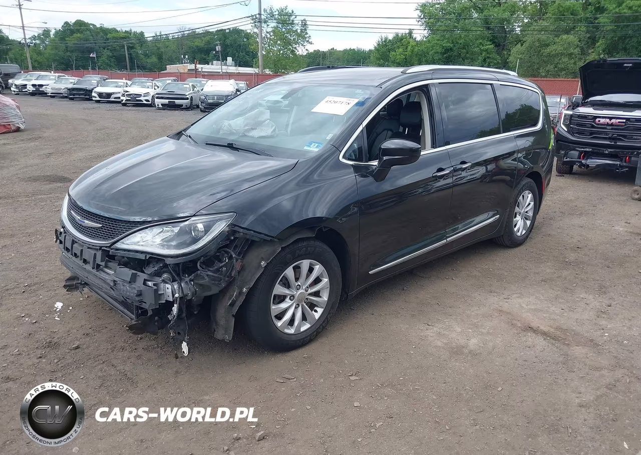 2018 Chrysler Pacifica Touring L VIN:2C4RC1BG3JR353595 - 2