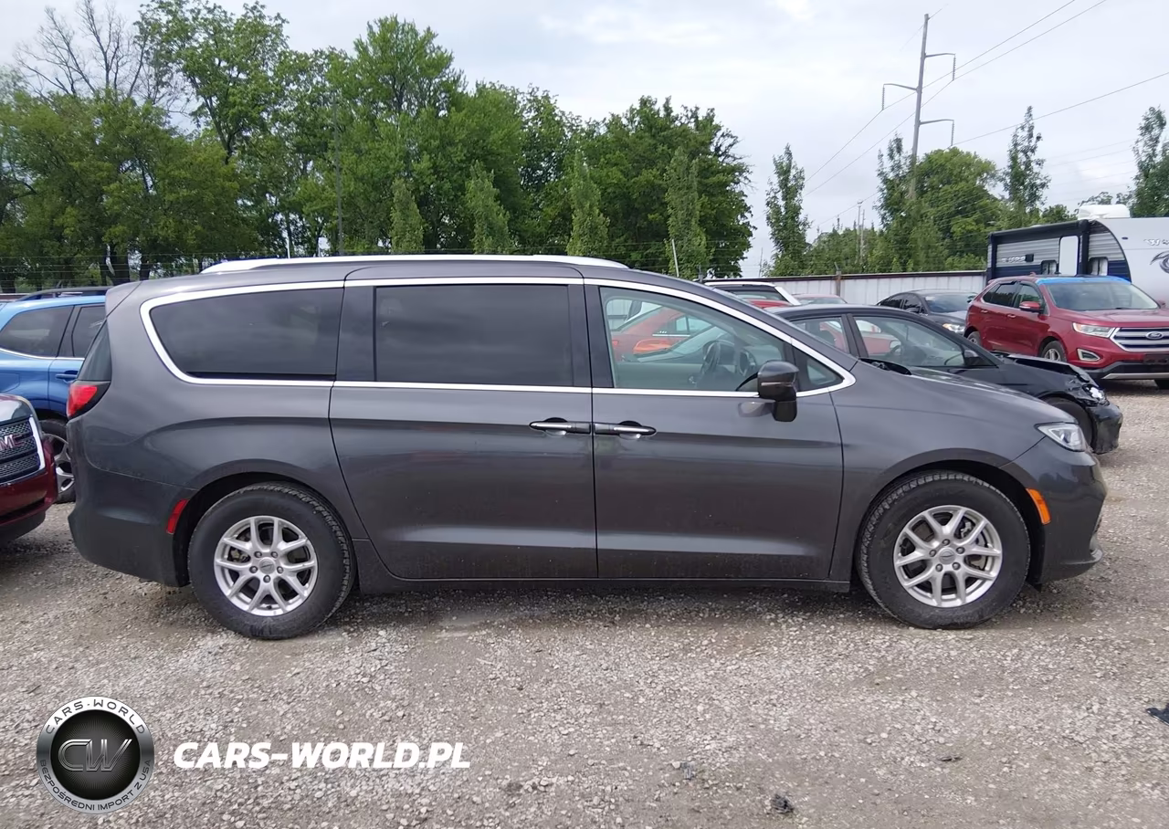 2021 Chrysler Pacifica Touring L VIN:2C4RC1BG1MR598299 - 13