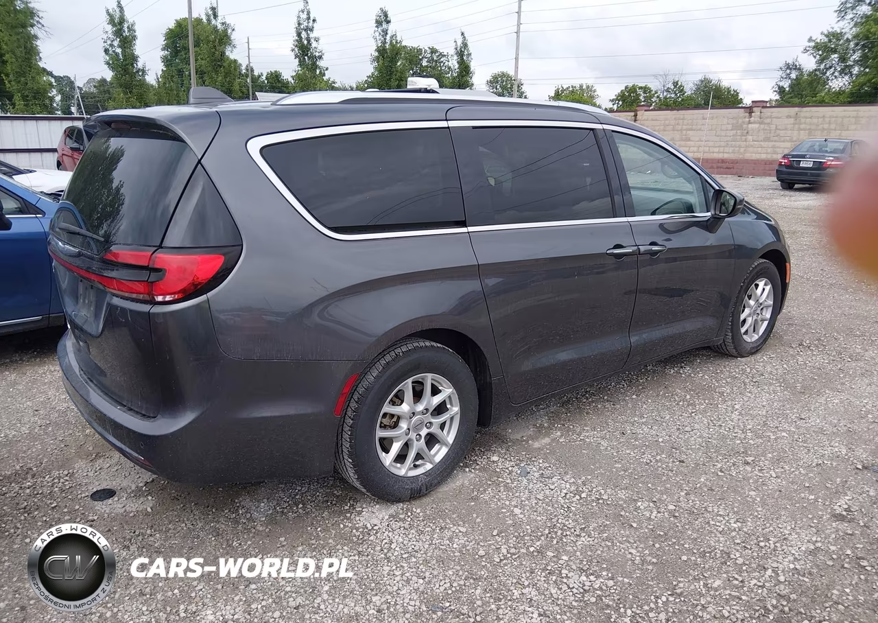 2021 Chrysler Pacifica Touring L VIN:2C4RC1BG1MR598299 - 4