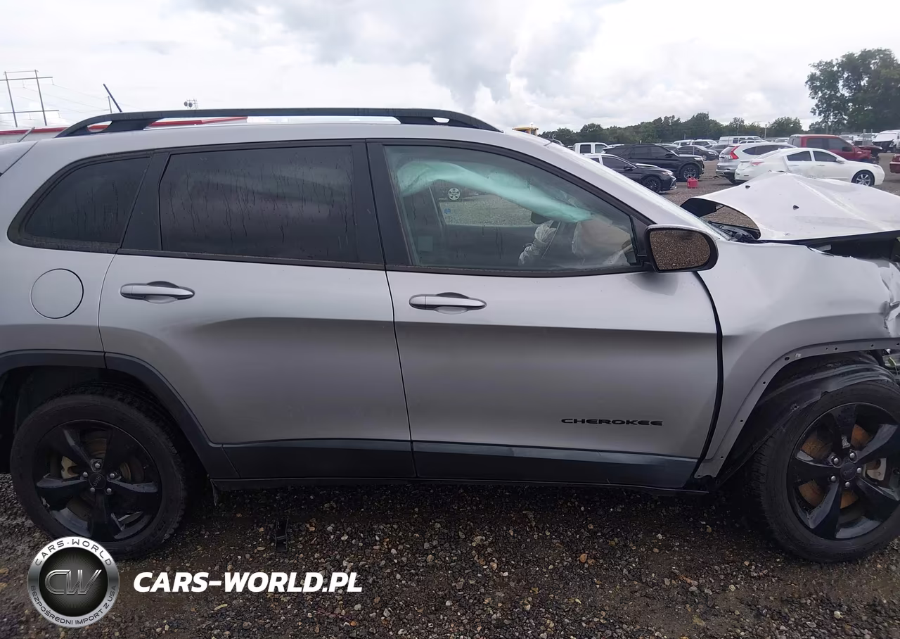 2015 Jeep Cherokee Latitude Altitude VIN:1C4PJLCB4FW723186 - 14
