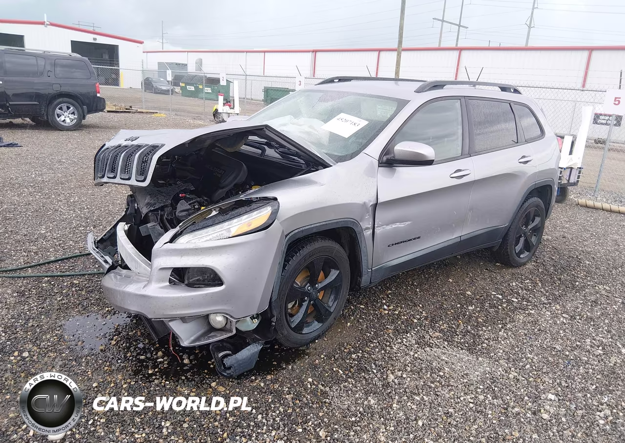 2015 Jeep Cherokee Latitude Altitude VIN:1C4PJLCB4FW723186 - 2