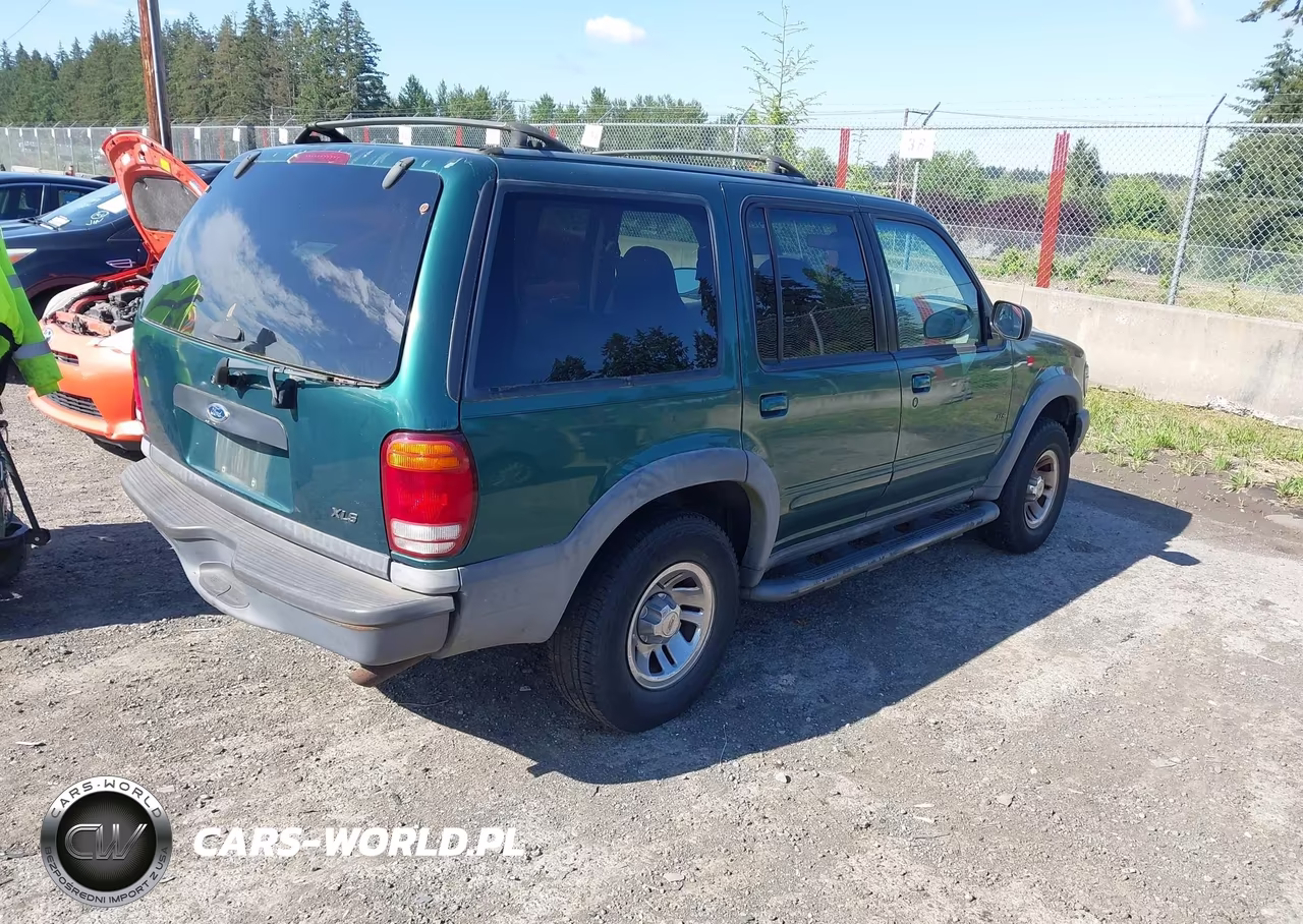 2000 Ford Explorer Xls VIN:1FMZU72E0YZC06824 - 4