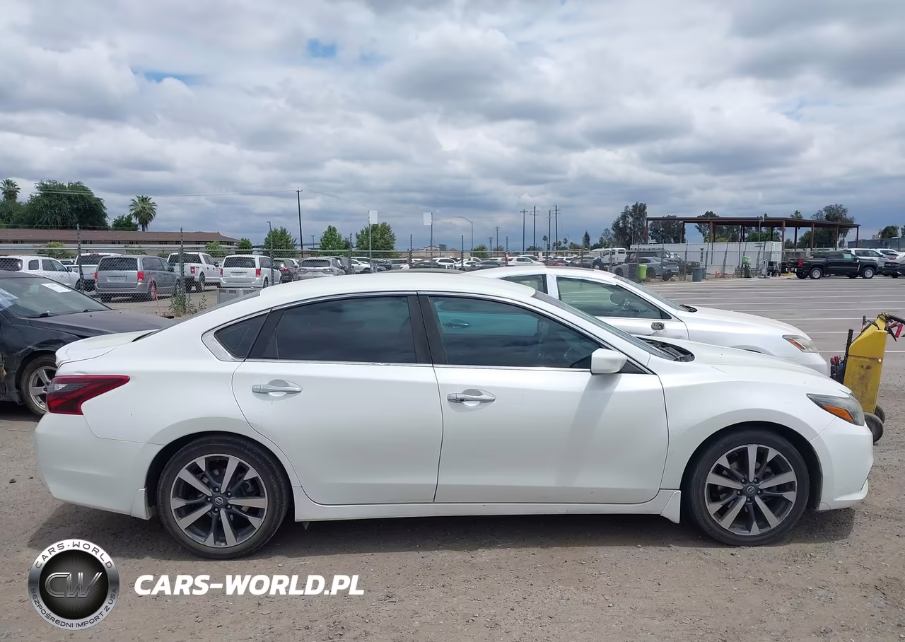 2017 Nissan Altima 2.5 Sr VIN:1N4AL3AP6HN320257 - 13