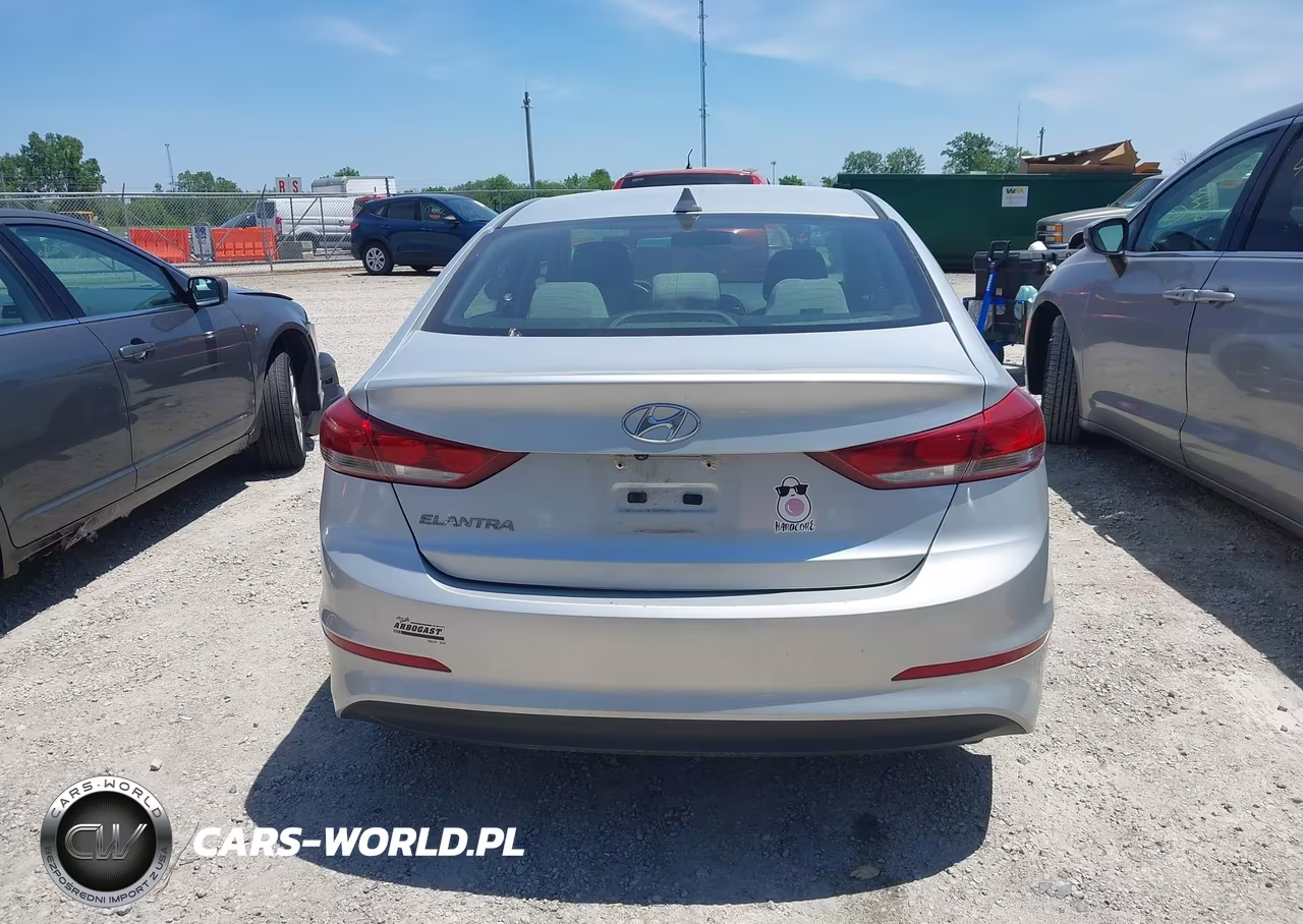 2018 Hyundai Elantra Sel VIN:5NPD84LF6JH315813 - 17