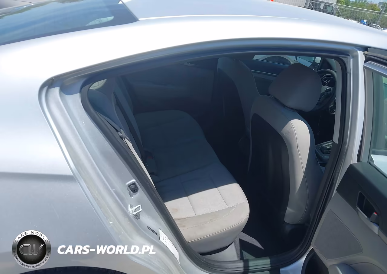 2018 Hyundai Elantra Sel VIN:5NPD84LF6JH315813 - 8