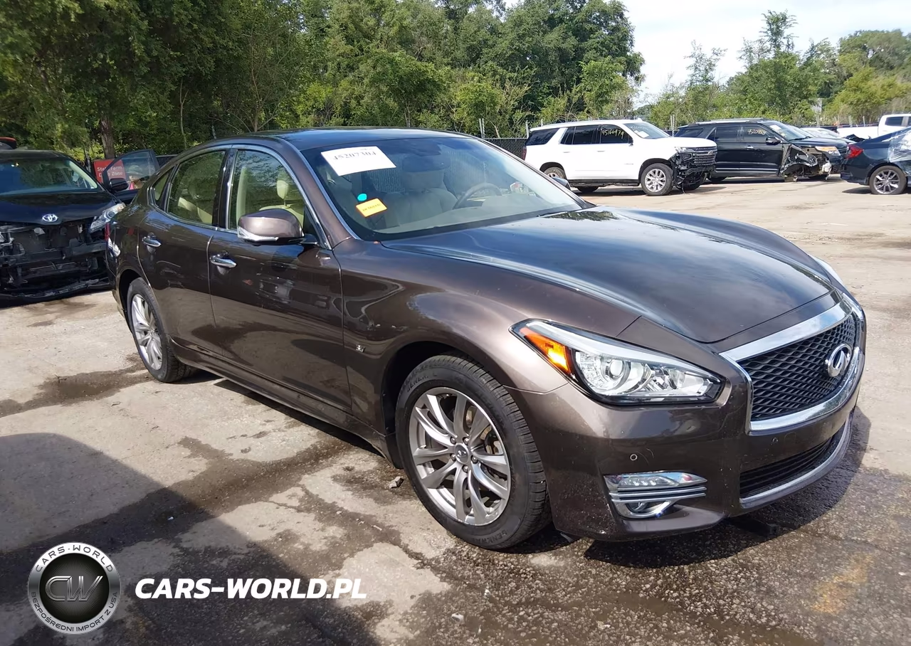 2015 Infiniti Q70 3.7
