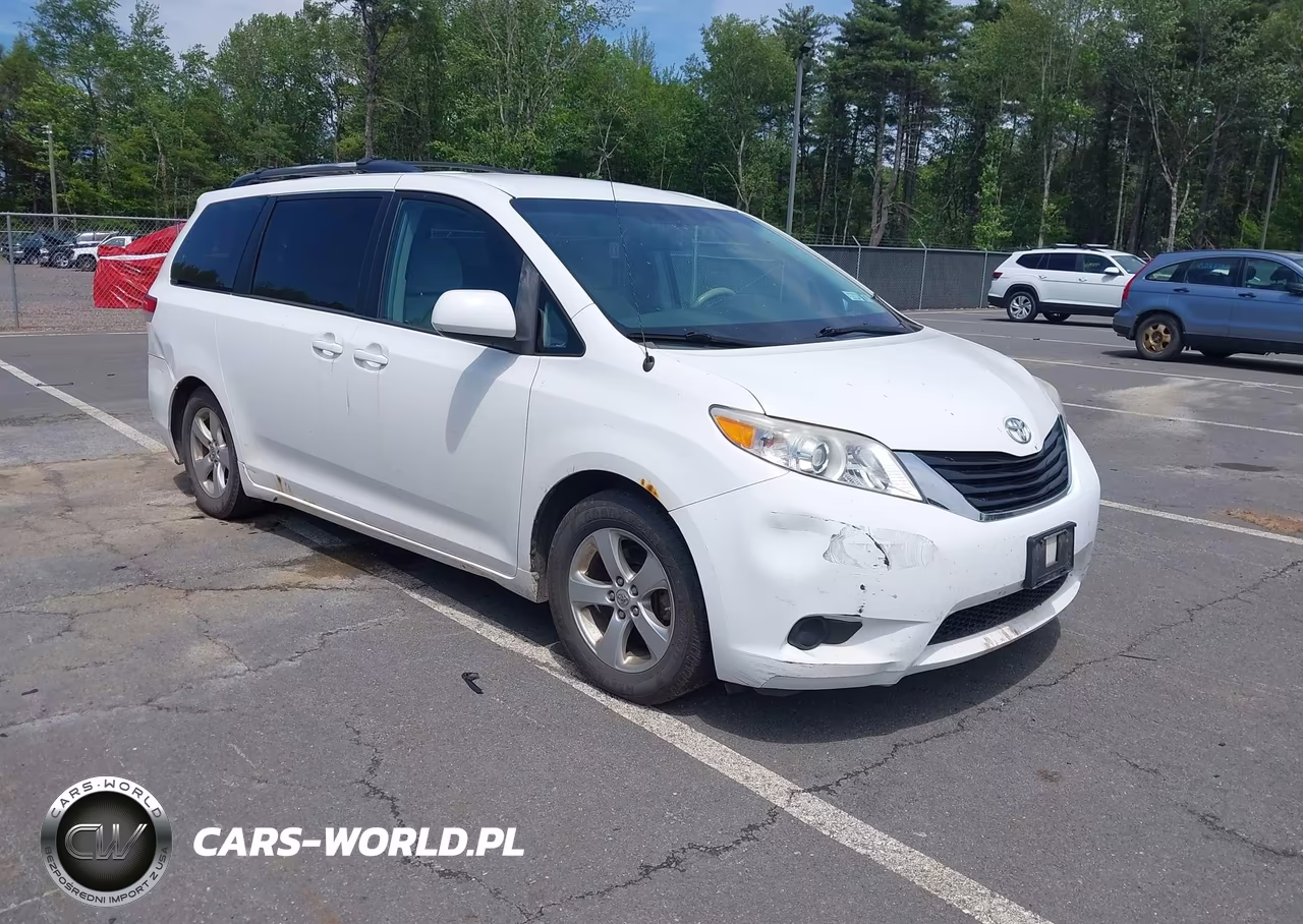 2013 Toyota Sienna Le V6 8 Passenger – zdjęcie 1 z 16