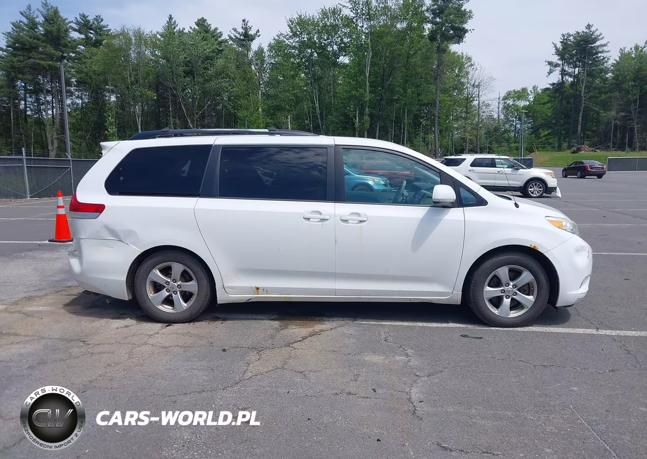 2013 Toyota Sienna Le V6 8 Passenger VIN:5TDKK3DC3DS340111 - 13