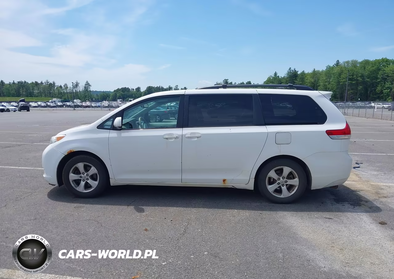 2013 Toyota Sienna Le V6 8 Passenger VIN:5TDKK3DC3DS340111 - 14