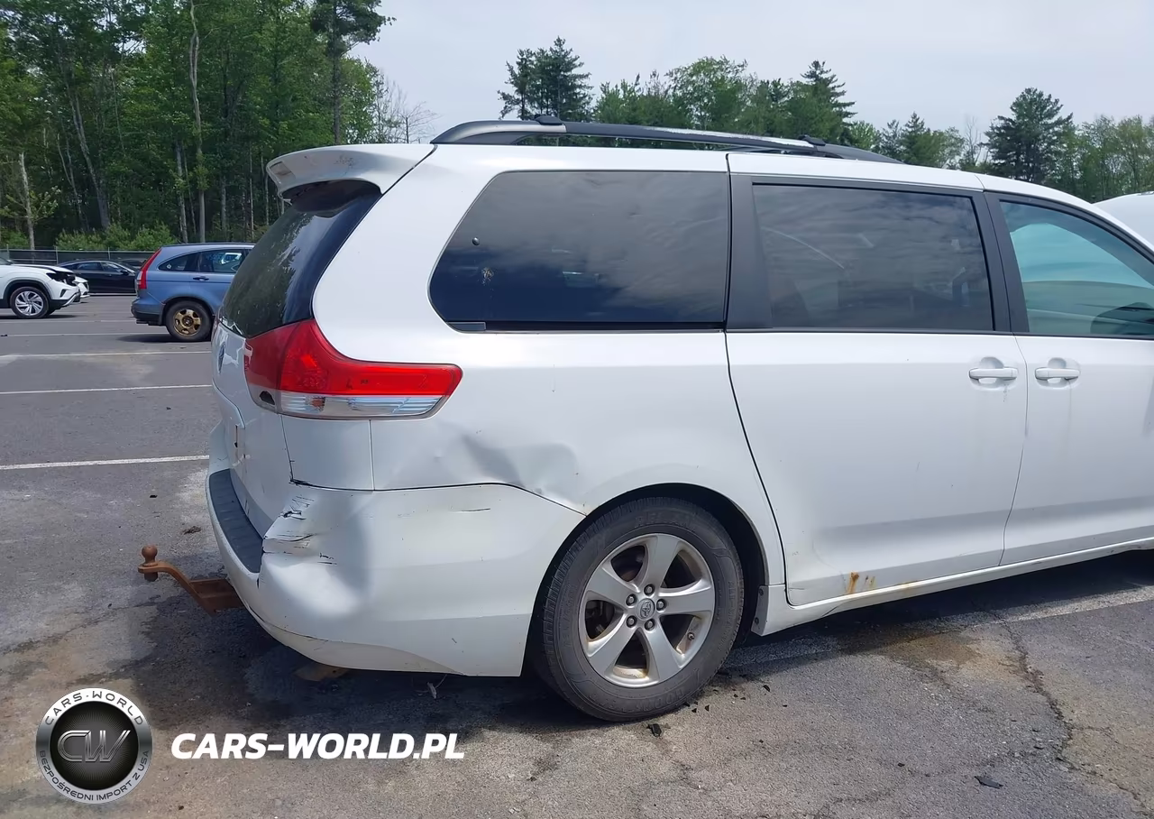 2013 Toyota Sienna Le V6 8 Passenger VIN:5TDKK3DC3DS340111 - 6