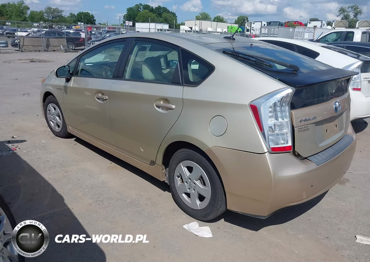 2011 Toyota Prius Three VIN:JTDKN3DU2B0324157 - 3