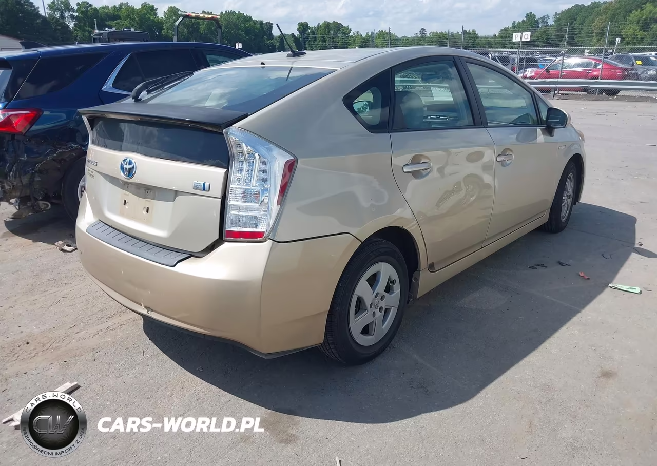 2011 Toyota Prius Three VIN:JTDKN3DU2B0324157 - 4