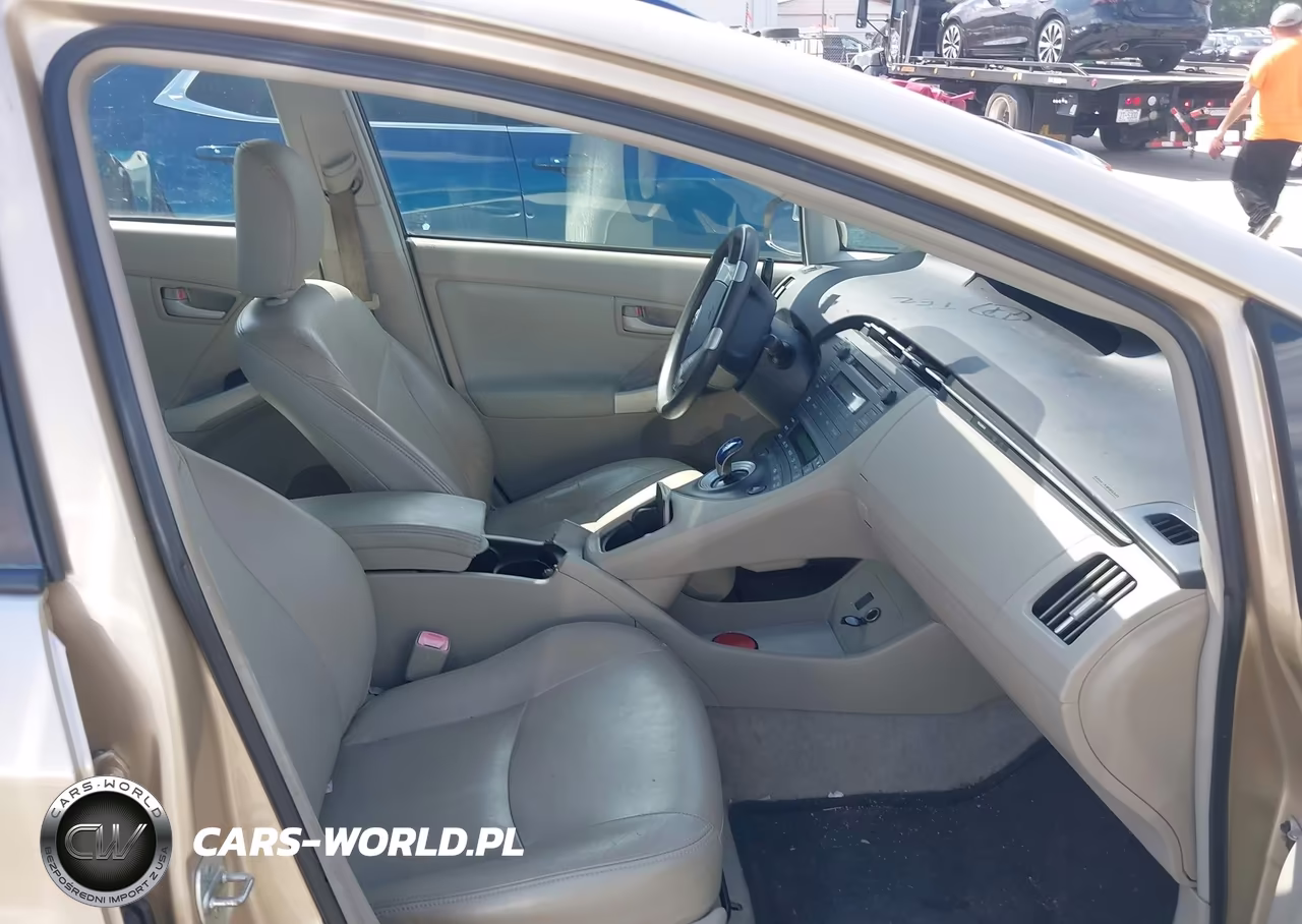 2011 Toyota Prius Three VIN:JTDKN3DU2B0324157 - 5
