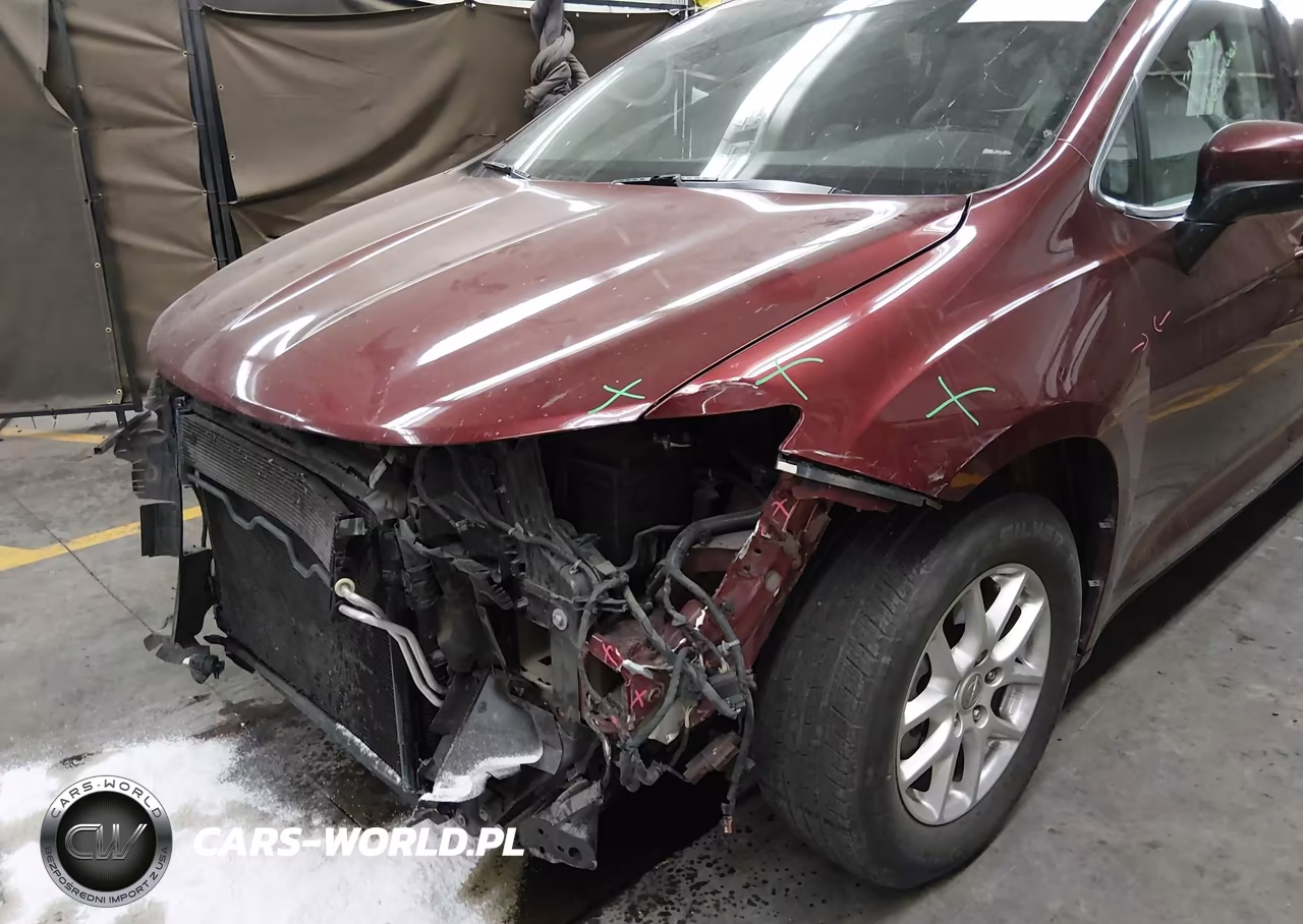 2017 Chrysler Pacifica Touring VIN:2C4RC1DG0HR508885 - 6