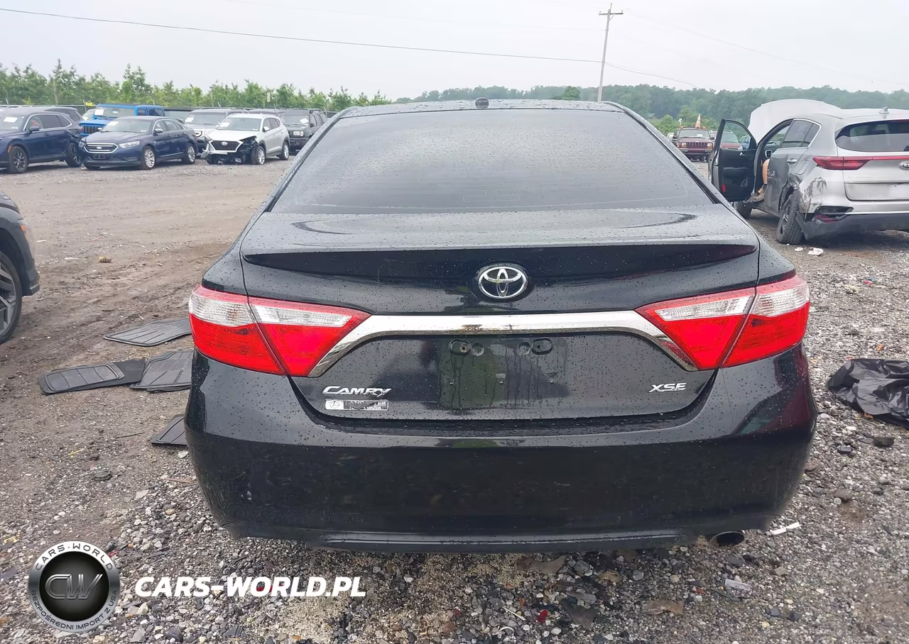 2016 Toyota Camry Xse VIN:4T1BF1FK2GU262249 - 16