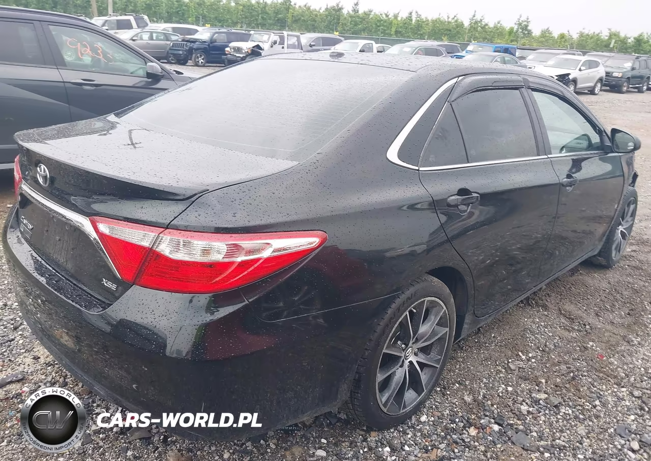 2016 Toyota Camry Xse VIN:4T1BF1FK2GU262249 - 4