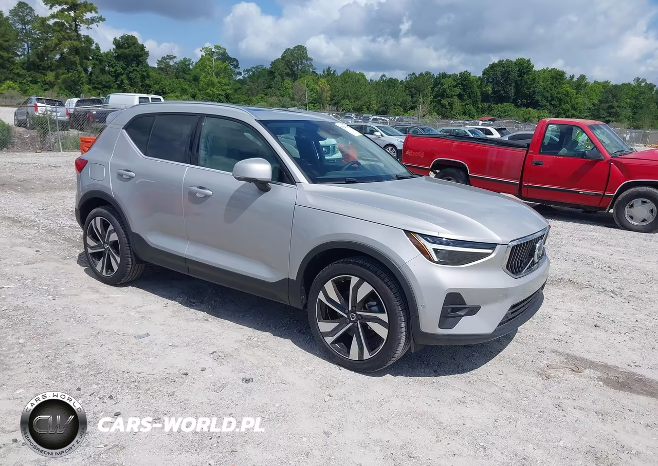 2025 Volvo Xc40 B5 Ultra Bright Theme – zdjęcie 1 z 16