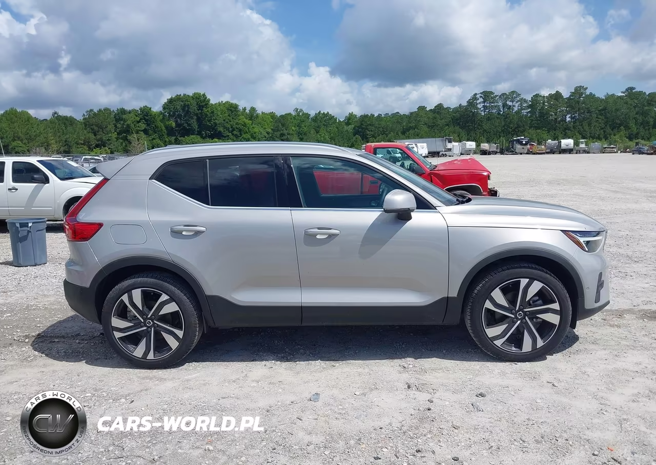 2025 Volvo Xc40 B5 Ultra Bright Theme VIN:YV4L12UF6S2597616 - 13