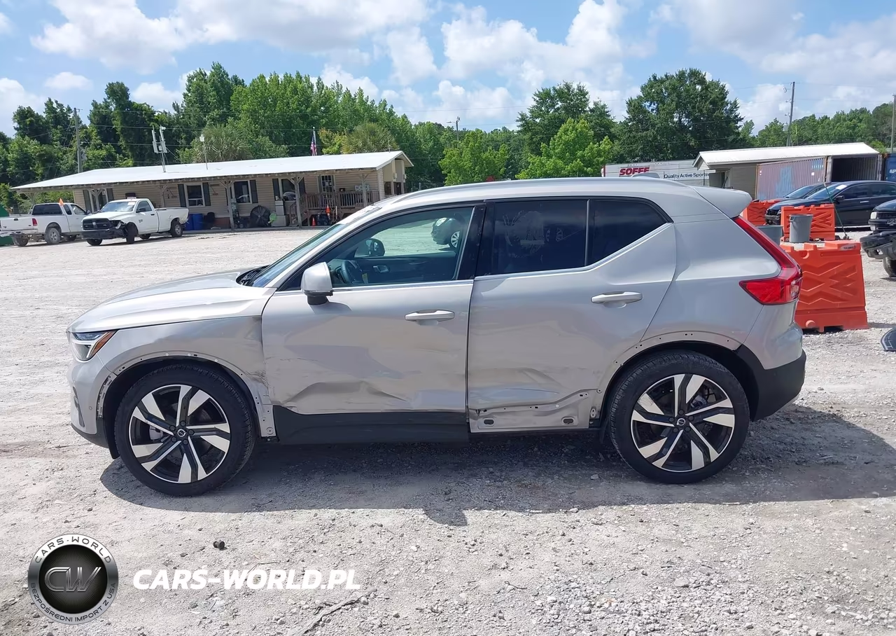2025 Volvo Xc40 B5 Ultra Bright Theme VIN:YV4L12UF6S2597616 - 14