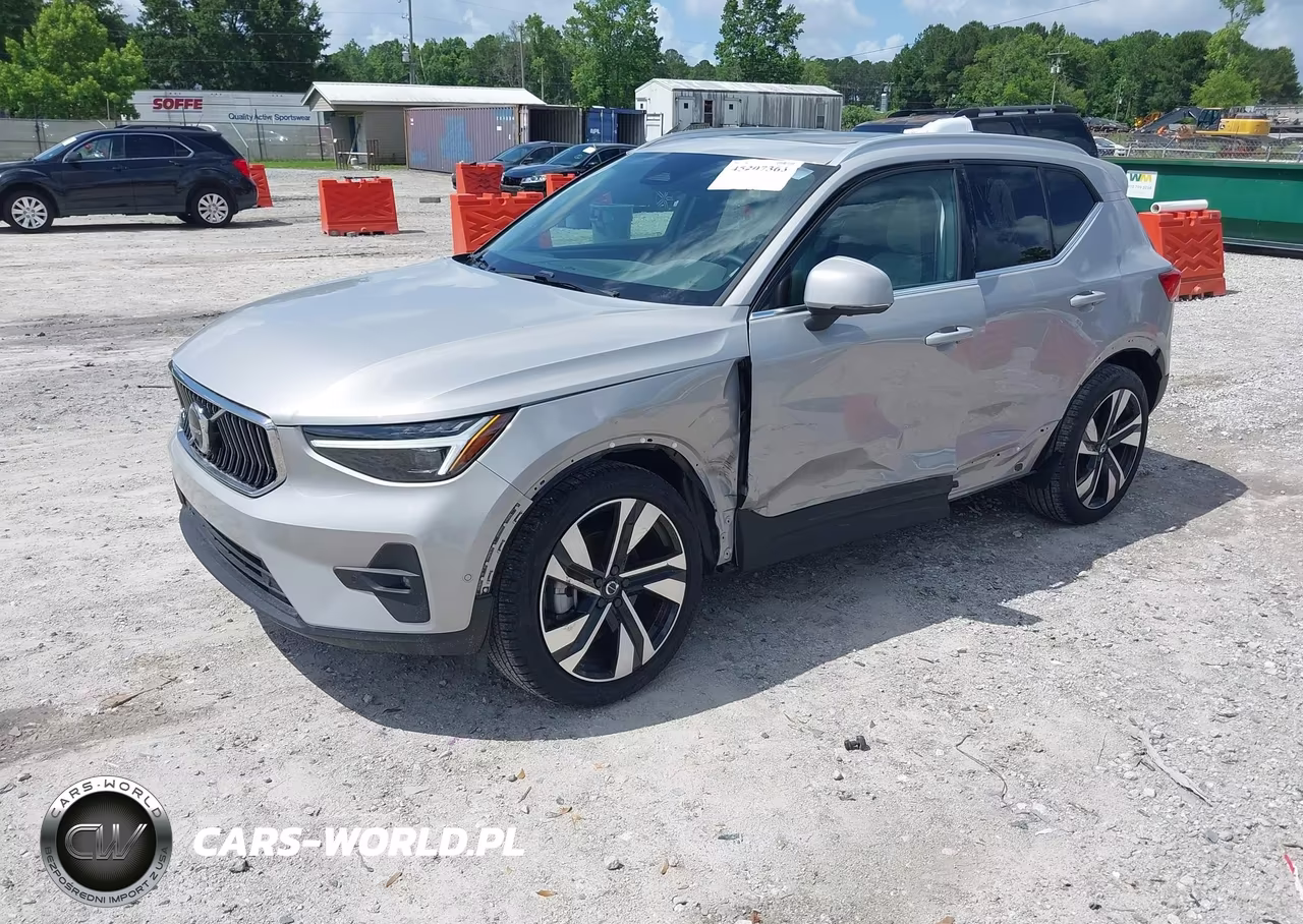2025 Volvo Xc40 B5 Ultra Bright Theme VIN:YV4L12UF6S2597616 - 2