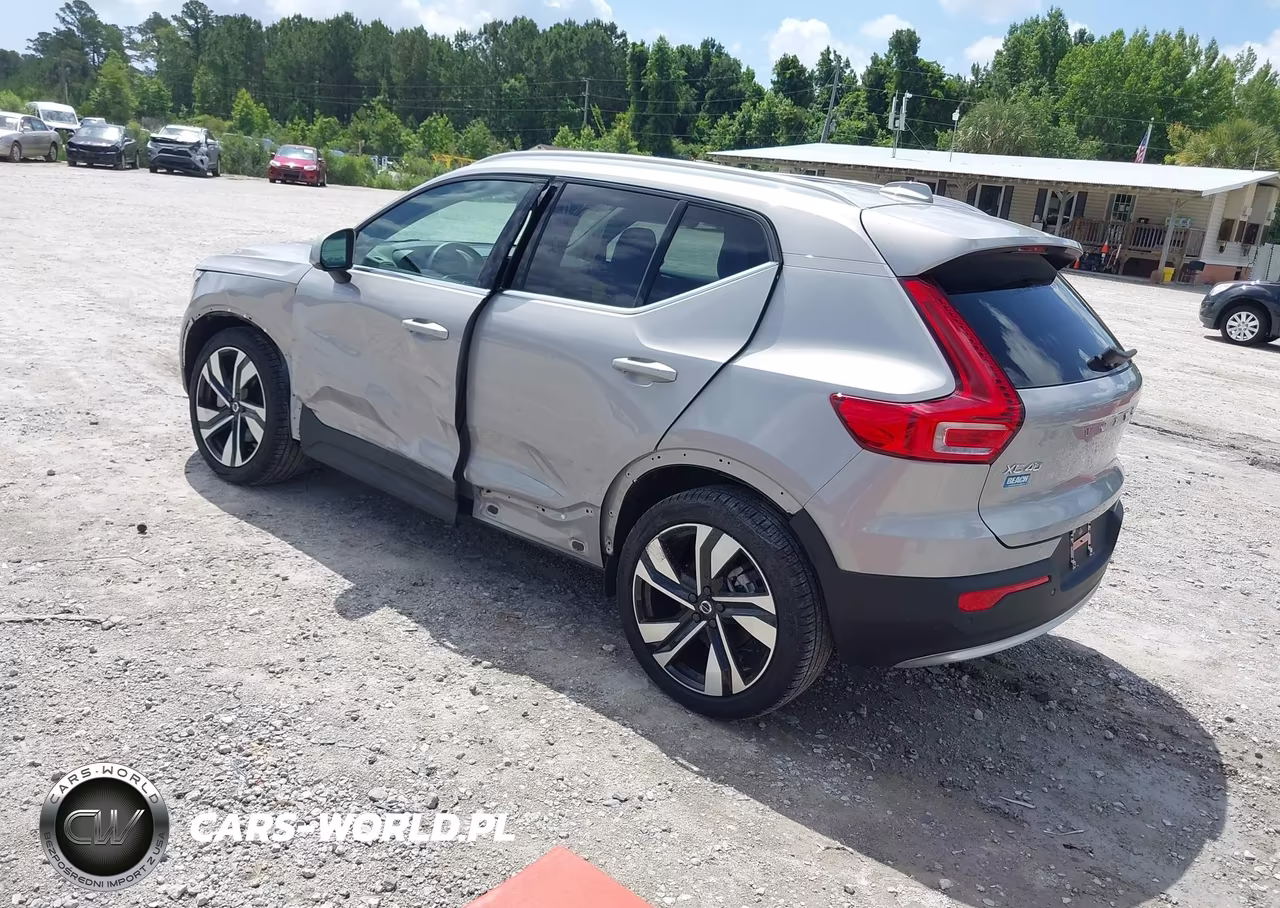 2025 Volvo Xc40 B5 Ultra Bright Theme VIN:YV4L12UF6S2597616 - 3