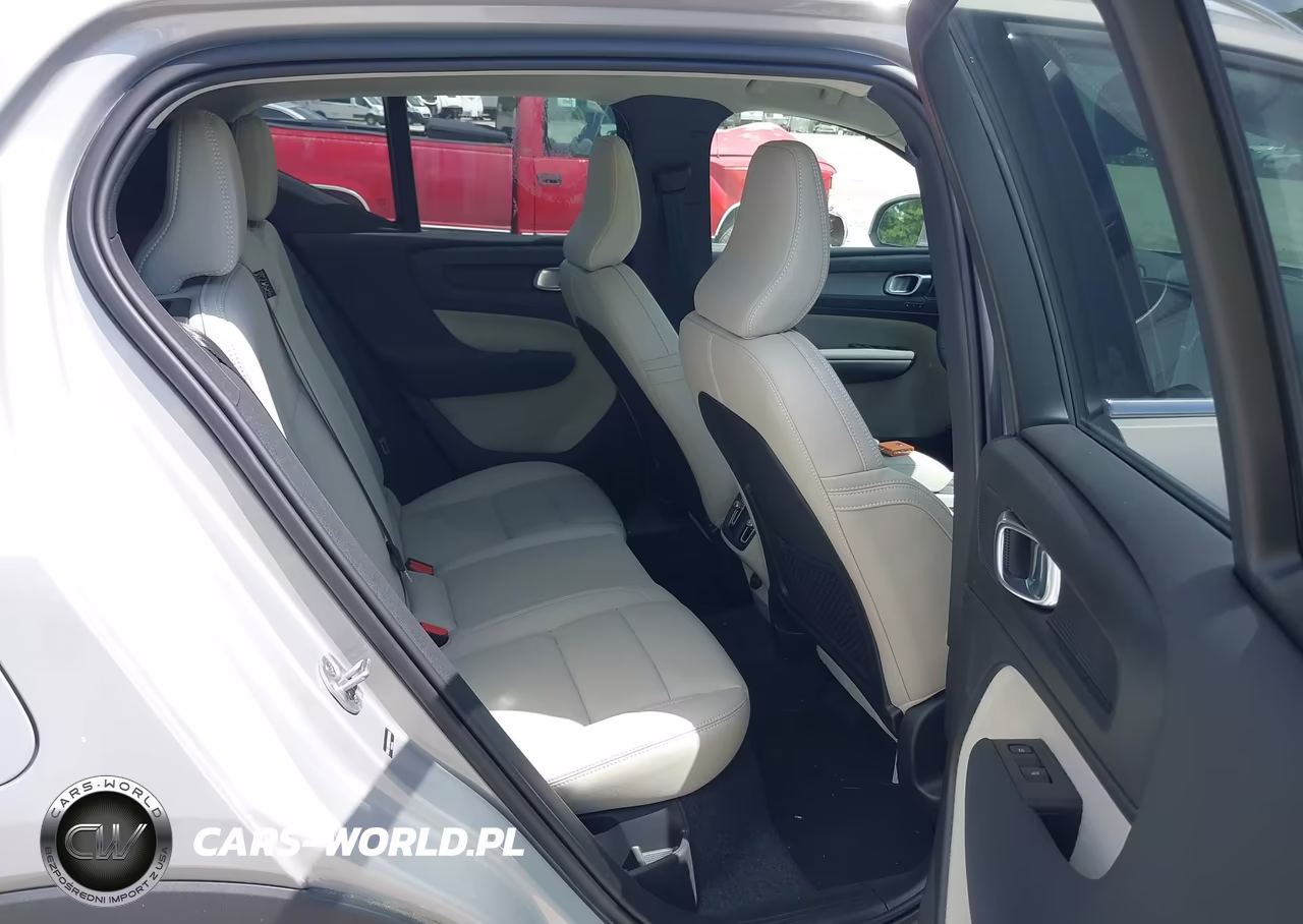 2025 Volvo Xc40 B5 Ultra Bright Theme VIN:YV4L12UF6S2597616 - 8