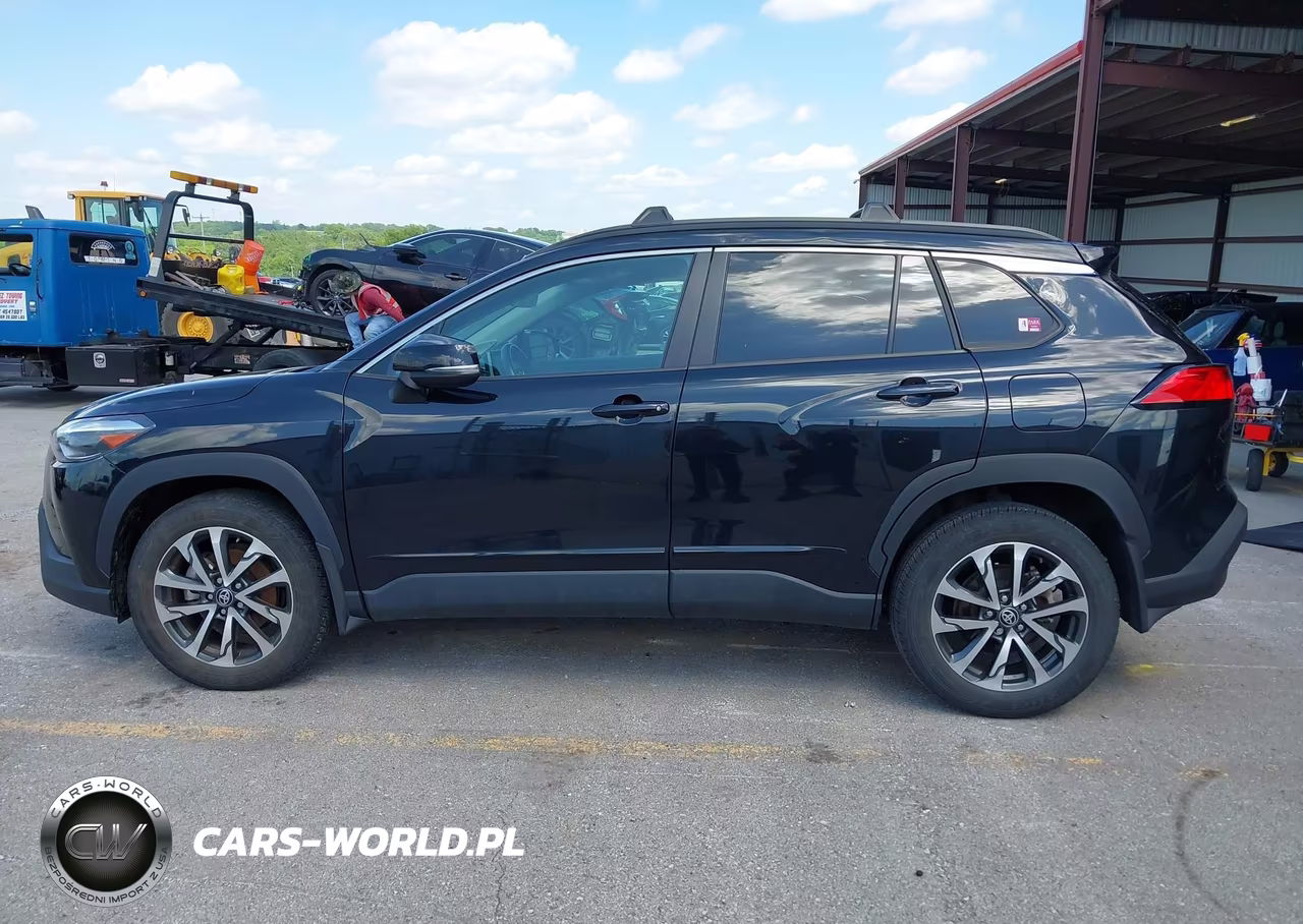 2022 Toyota Corolla Cross Xle VIN:7MUDAABG3NV004553 - 14
