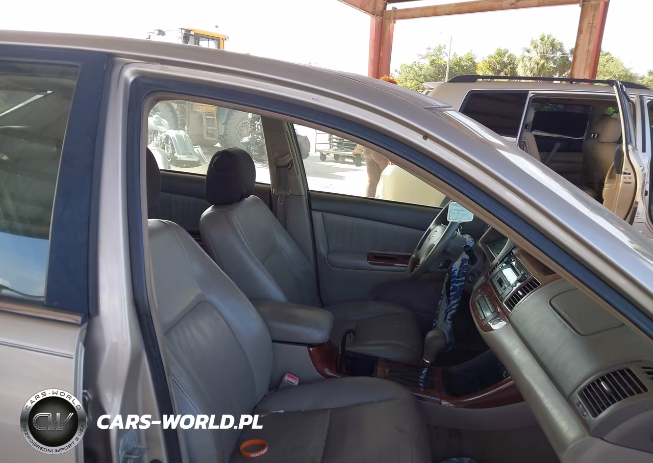 2004 Toyota Camry Xle VIN:4T1BE30K04U920525 - 5