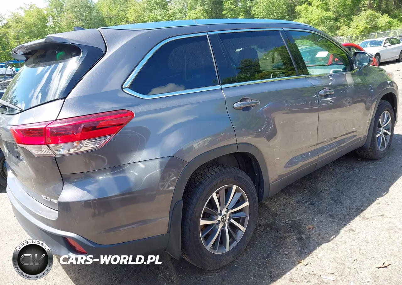 2017 Toyota Highlander Xle VIN:5TDJZRFH2HS473841 - 4
