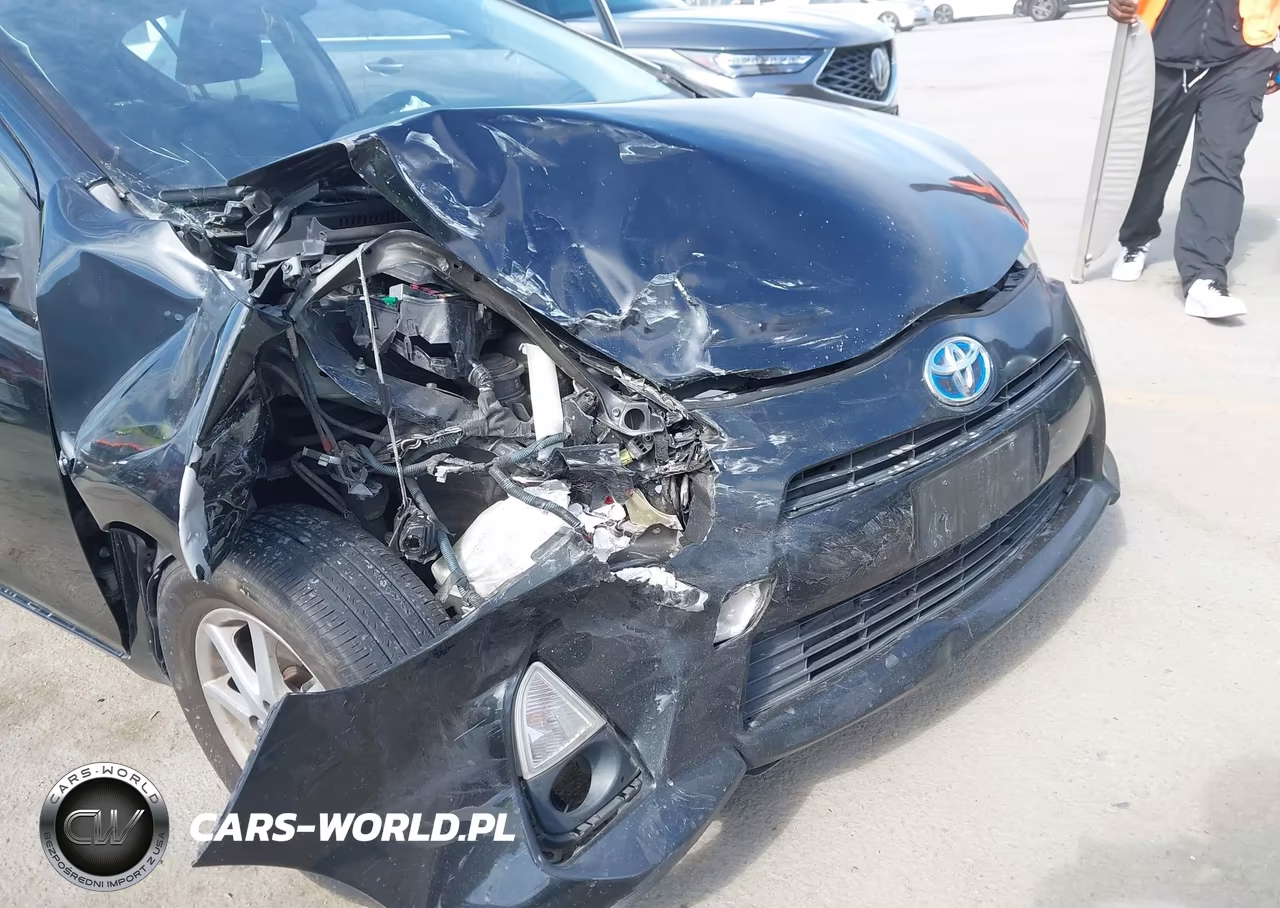 2012 Toyota Prius C Four VIN:JTDKDTB31C1012209 - 6