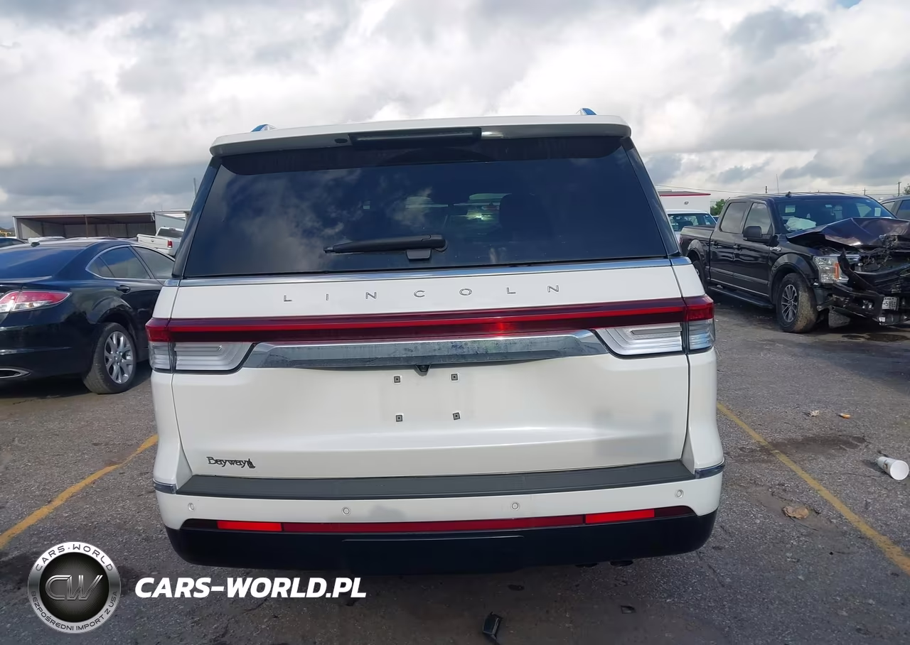 2024 Lincoln Navigator Premiere VIN:5LMJJ2NG4REL19932 - 17