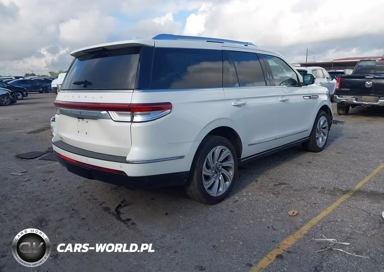 2024 Lincoln Navigator Premiere VIN:5LMJJ2NG4REL19932 - 4