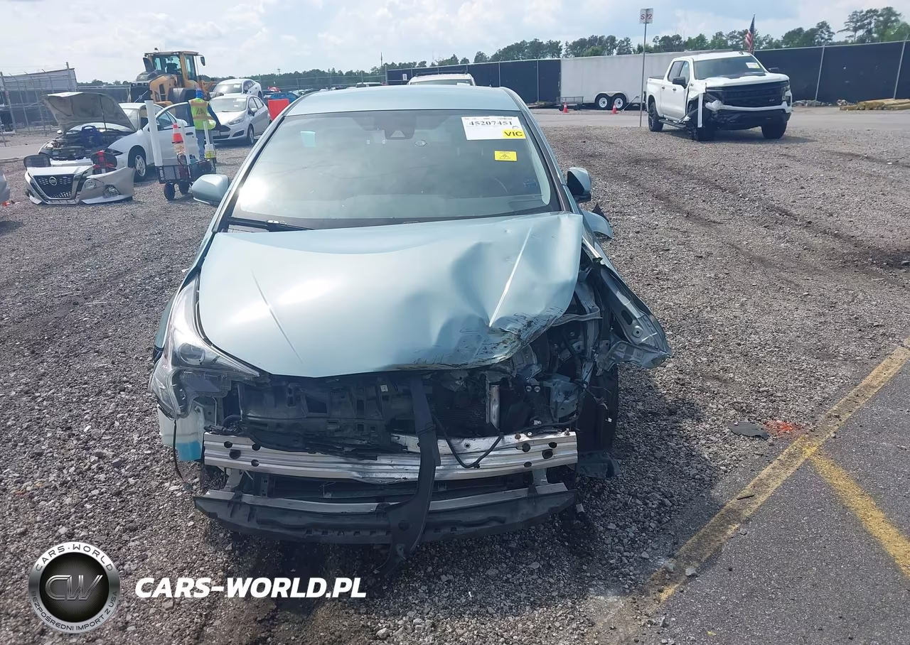 2018 Toyota Prius Three Touring VIN:JTDKARFU2J3068532 - 13