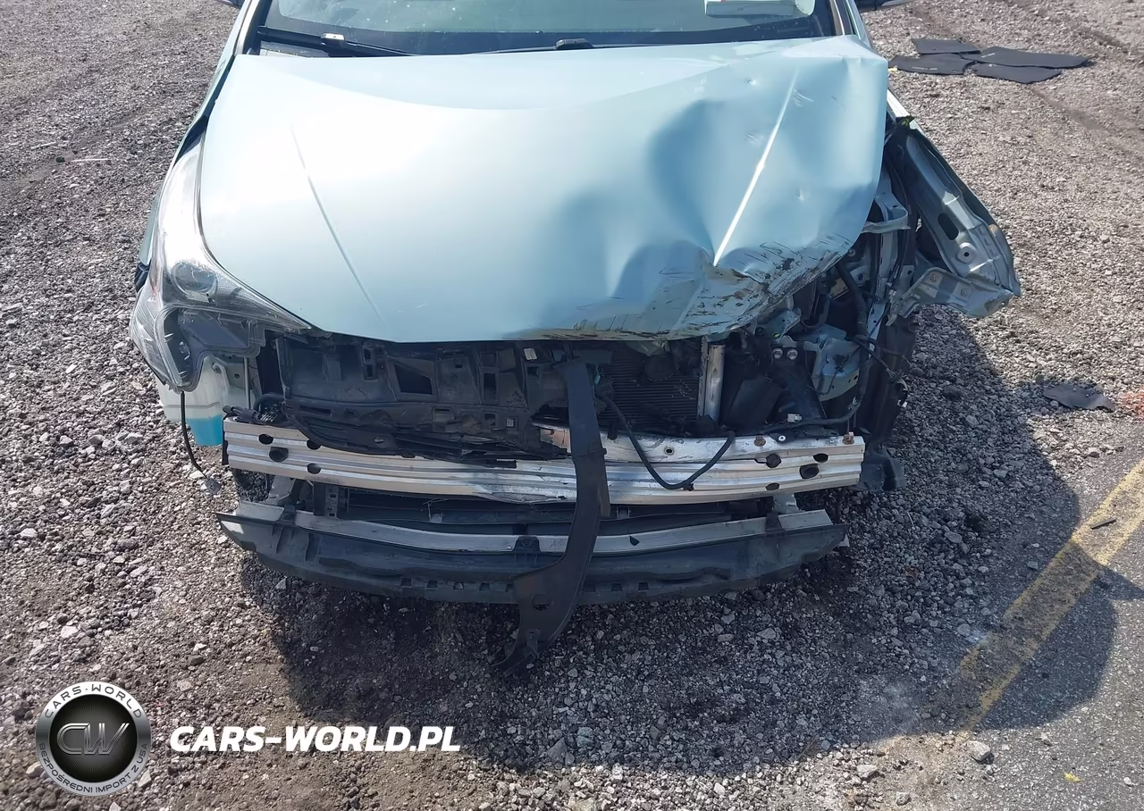 2018 Toyota Prius Three Touring VIN:JTDKARFU2J3068532 - 6