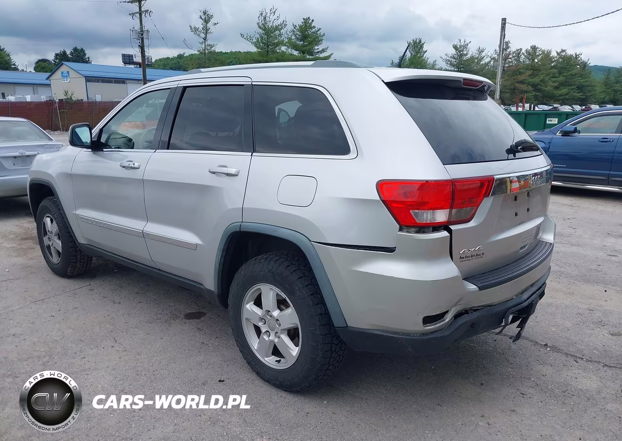 2011 Jeep Grand Cherokee Laredo VIN:1J4RR4GG7BC671510 - 3