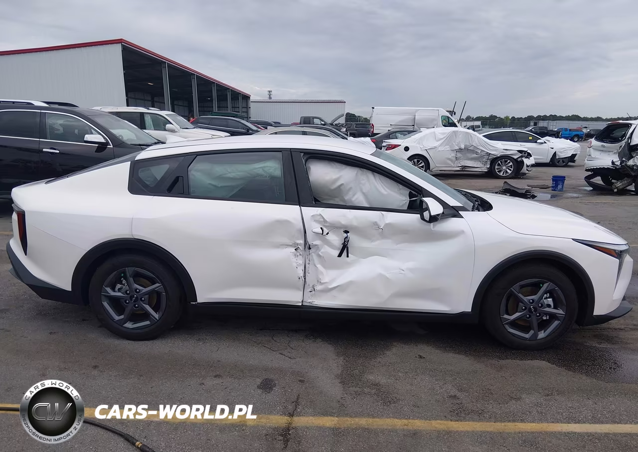 2026 Kia K4 Lxs VIN:3KPFT4DEXTE318668 - 13